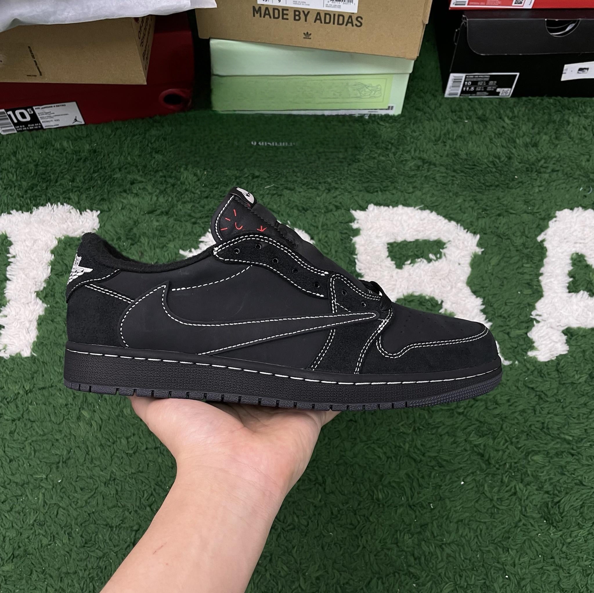Jordan 1 Low Travis Scott